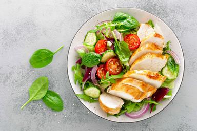 6 Recipes of Healthy Salads for Breastfeeding Moms