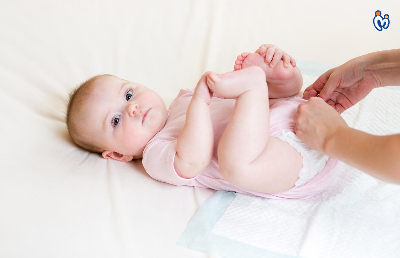 What is the Right Way to Diaper a Baby?