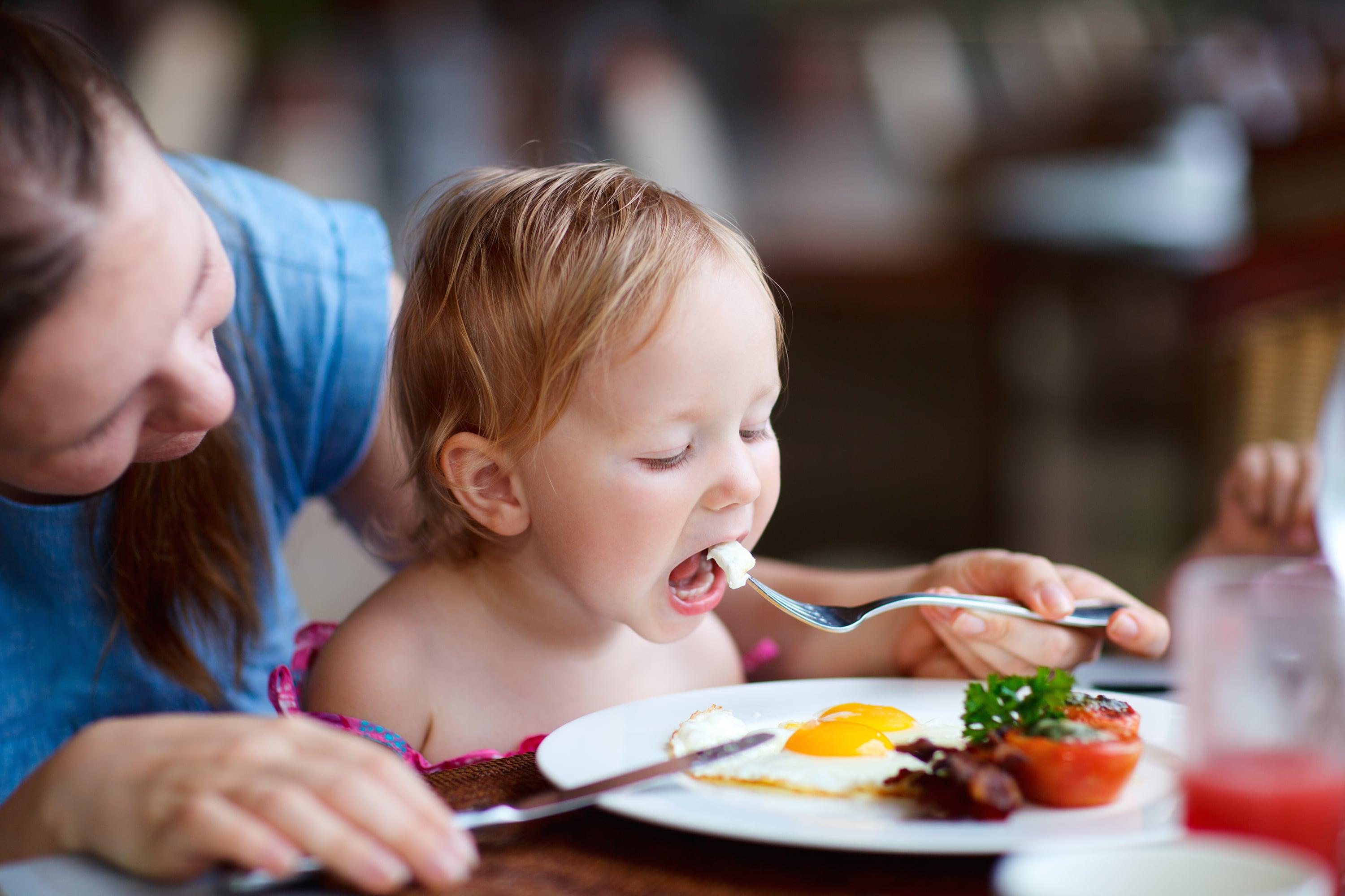How to Develop Healthy Eating Habits in Babies