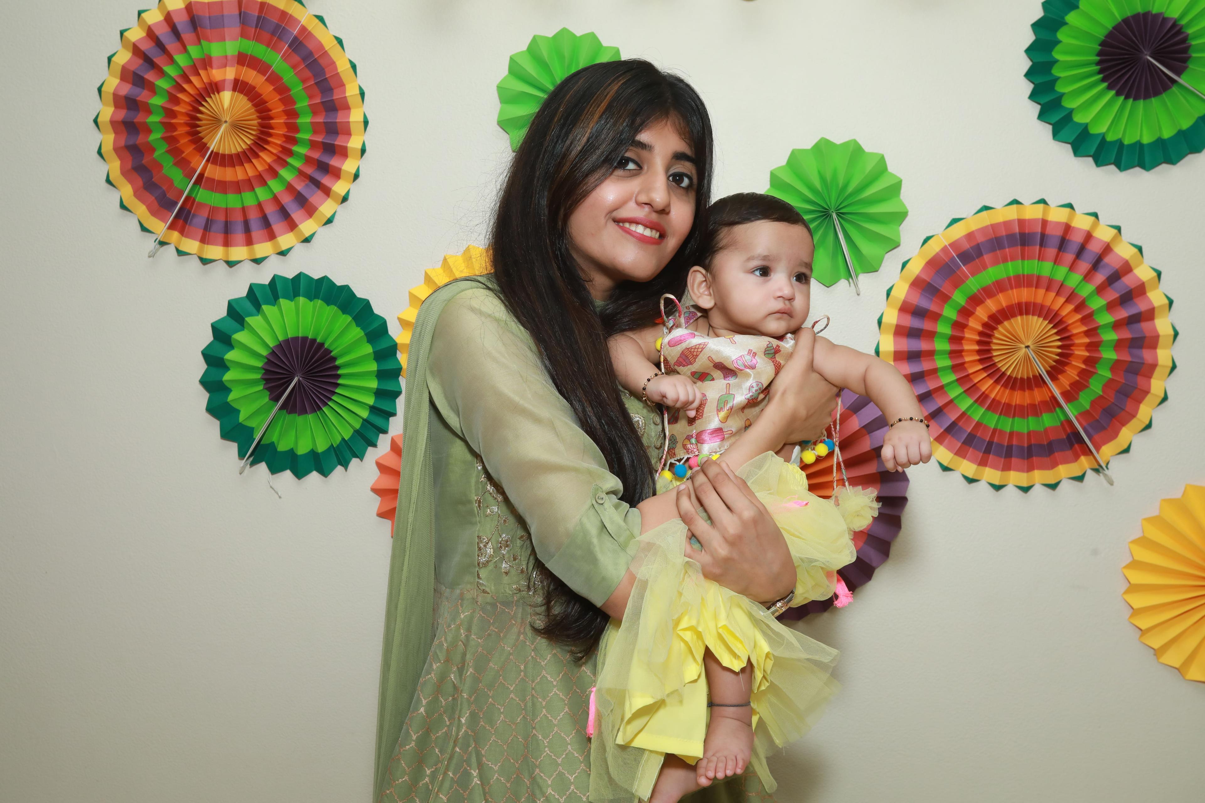 Managing the Festive Season with a Newborn: Tips for New Moms