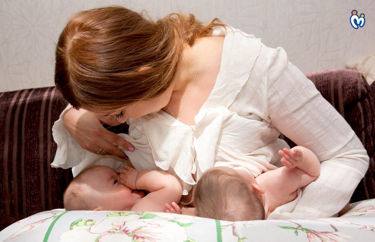 Tips on Breastfeeding Twins