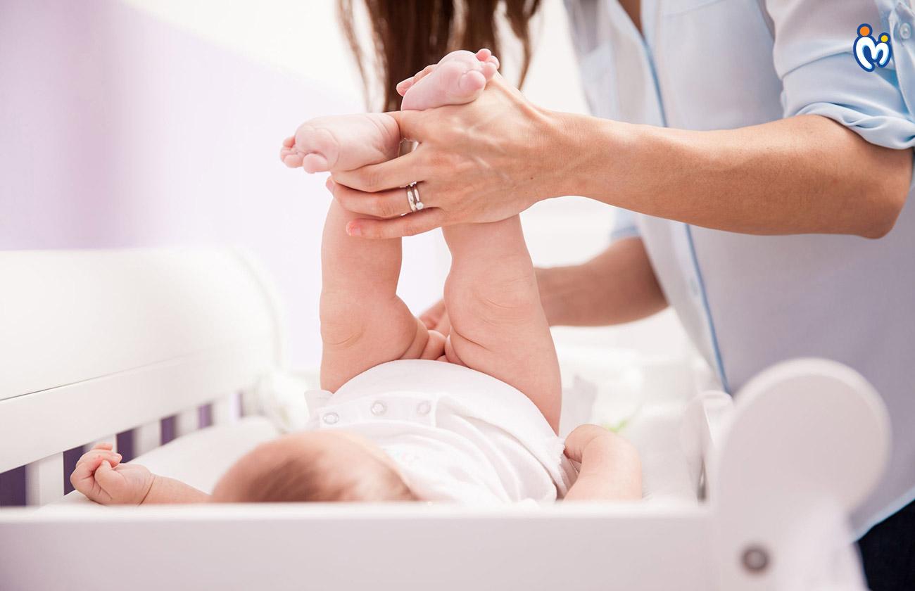 Step-by-step guide to master the art of diaper change